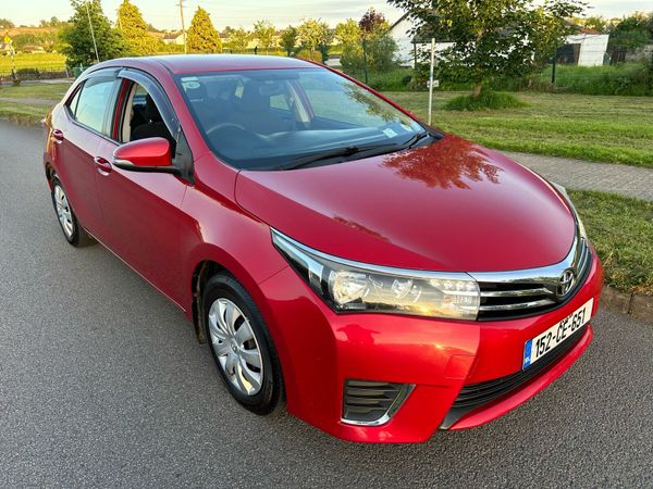 Toyota Corolla Saloon, Diesel, 2015, Red