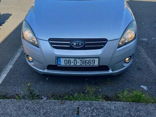 Kia Ceed Hatchback, Petrol, 2008, Silver