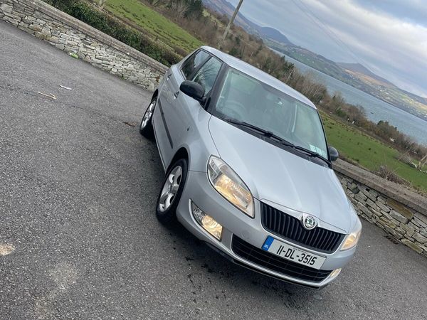 Skoda Fabia Hatchback, Petrol, 2011, Silver