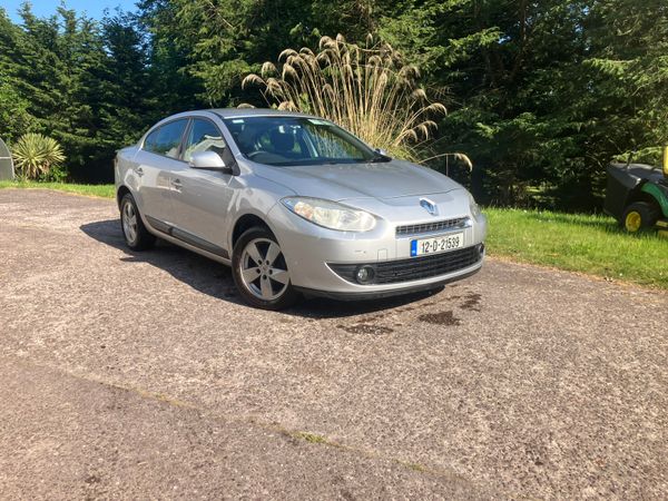 Renault Fluence Saloon, Diesel, 2012, Silver