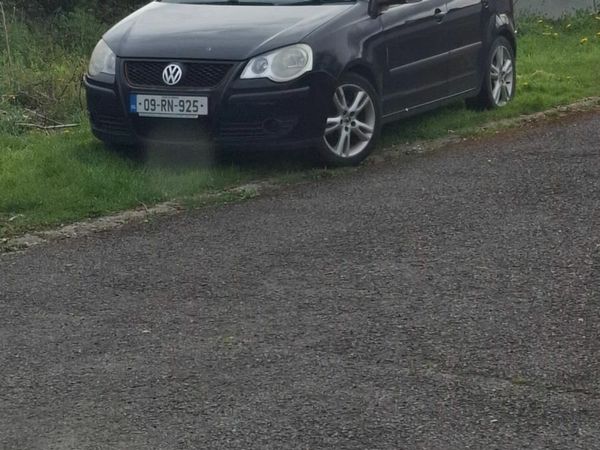 Volkswagen Polo Hatchback, Petrol, 2009, Black