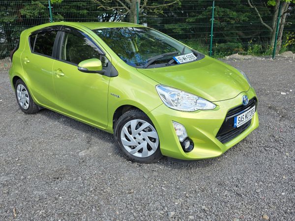 Toyota Aqua Hatchback, Petrol Hybrid, 2015, Green