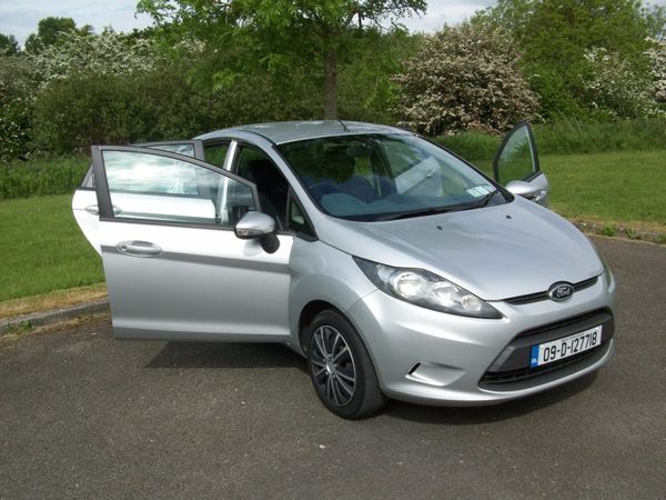 Ford Fiesta Hatchback, Diesel, 2009, Silver