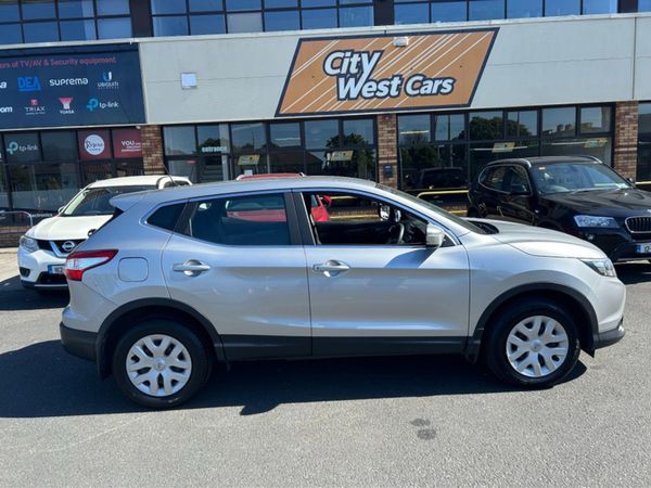Nissan Qashqai MPV, Petrol, 2014, Silver