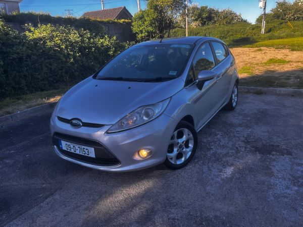 Ford Fiesta Hatchback, Petrol, 2009, Silver