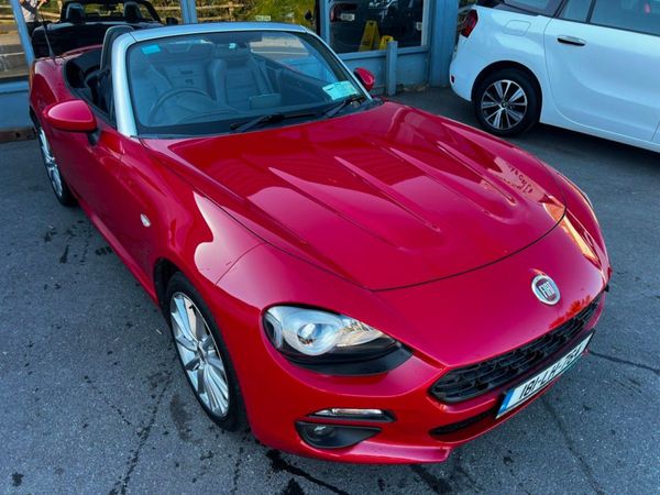 Fiat 124 Spider Cabriolet, Petrol, 2018, Red