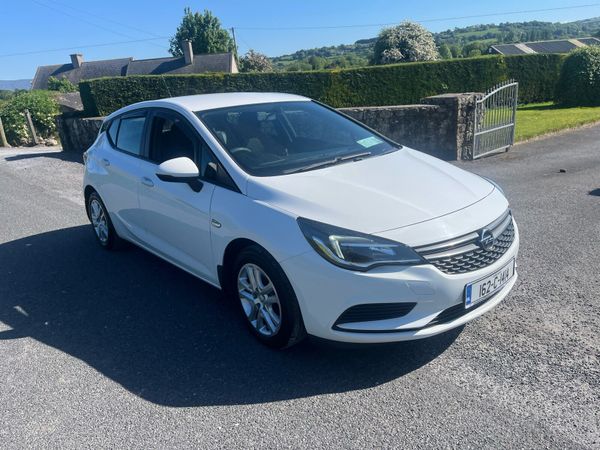 Opel Astra Hatchback, Diesel, 2016, White
