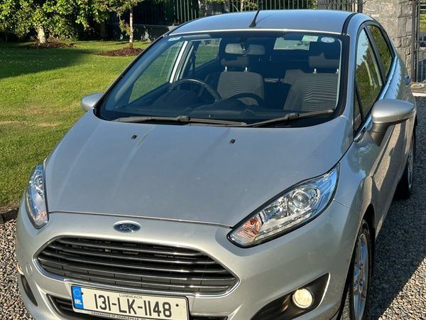 Ford Fiesta Hatchback, Petrol, 2013, Silver