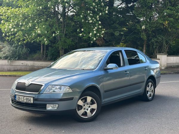 Skoda Octavia Hatchback, Petrol, 2009, Grey