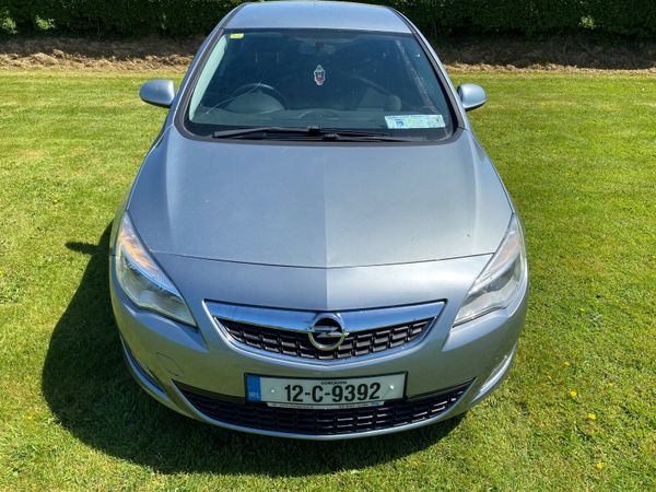 Opel Astra MPV, Diesel, 2012, Silver