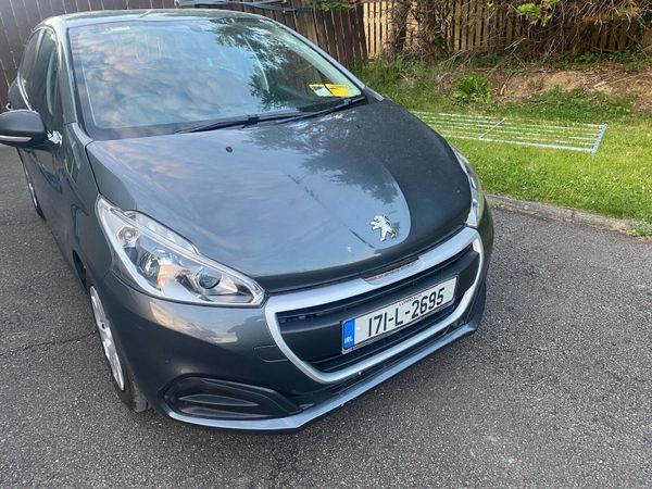 Peugeot 208 Hatchback, Petrol, 2017, Grey