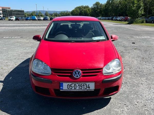Volkswagen Golf Hatchback, Petrol, 2005, Red