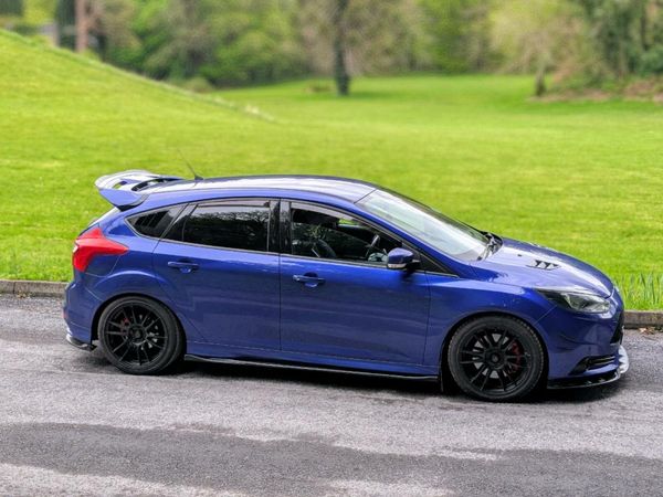 Ford Focus Hatchback, Petrol, 2013, Blue