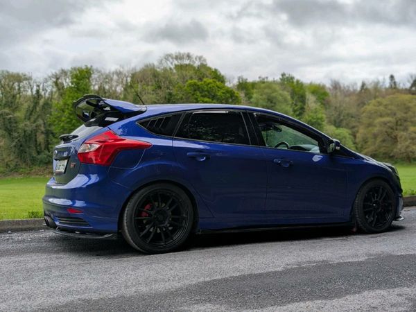 Ford Focus Hatchback, Petrol, 2013, Blue