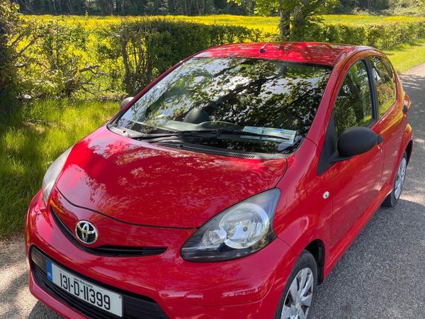 Toyota Aygo Hatchback, Petrol, 2013, Red