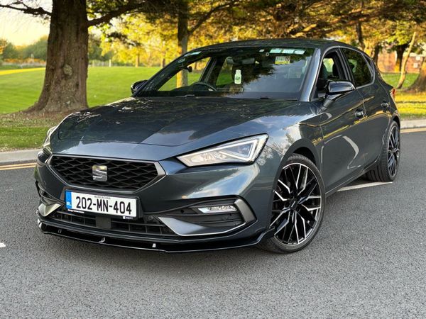 SEAT Leon Hatchback, Diesel, 2020, Grey