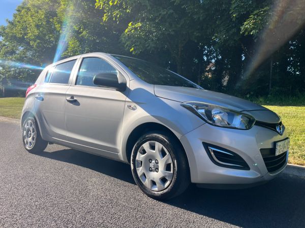 Hyundai i20 Hatchback, Petrol, 2012, Silver