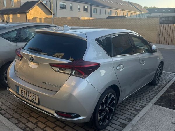 Toyota Auris MPV, Petrol Hybrid, 2016, Silver