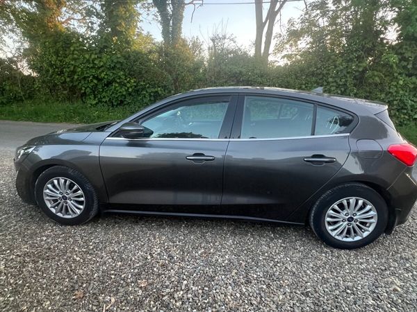 Ford Focus Hatchback, Diesel, 2021, Grey