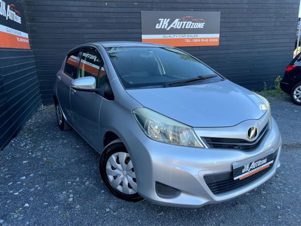Toyota Yaris Hatchback, Petrol, 2013, Silver
