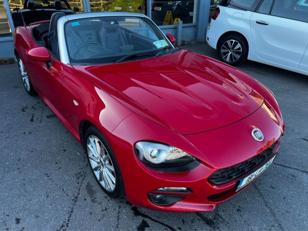 Fiat 124 Spider Cabriolet, Petrol, 2018, Red