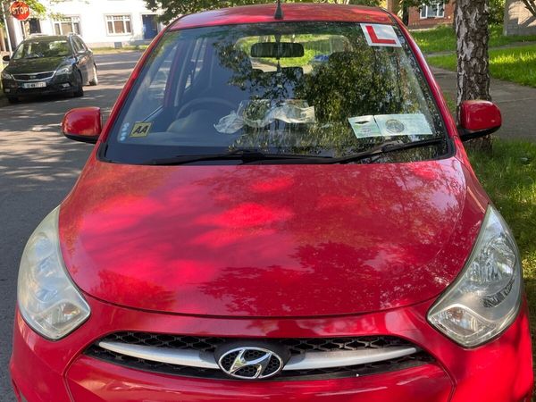 Hyundai i10 Hatchback, Petrol, 2011, Red