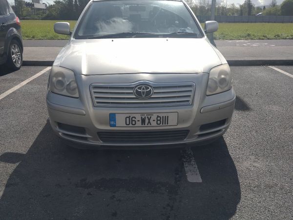 Toyota Avensis Hatchback, Diesel, 2006, Silver