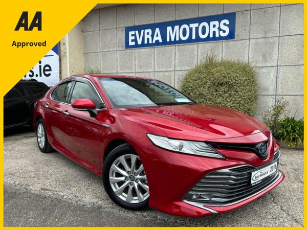 Toyota Camry Saloon, Petrol Hybrid, 2018, Red