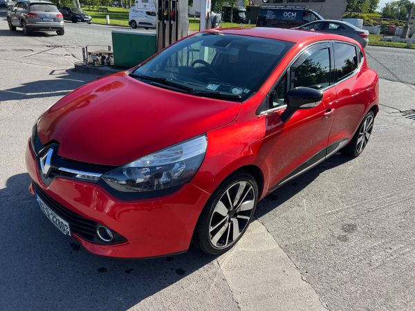 Renault Clio Hatchback, Diesel, 2014, Red
