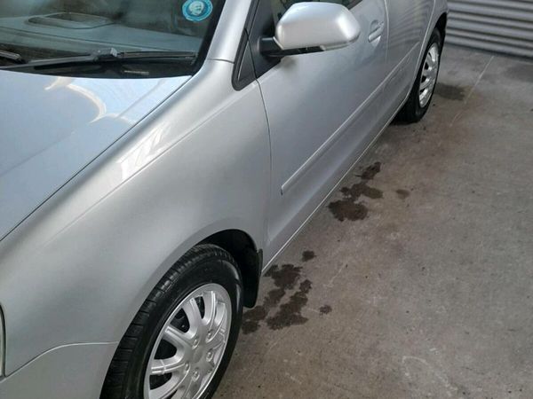 Volkswagen Polo Hatchback, Petrol, 2009, Silver