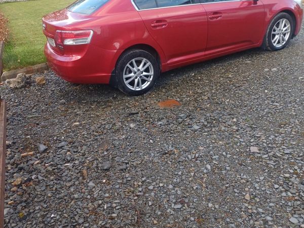 Toyota Avensis Saloon, Diesel, 2010, Red