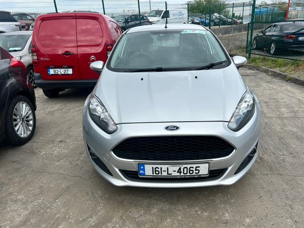 Ford Fiesta Hatchback, Petrol, 2016, Silver