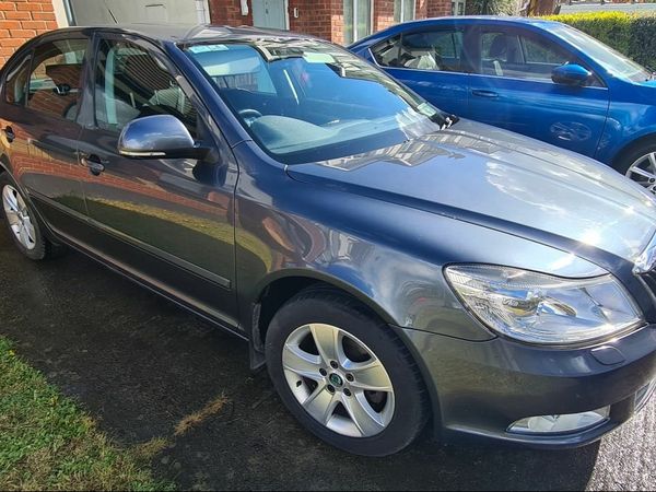 Skoda Octavia Hatchback, Petrol, 2009, Grey