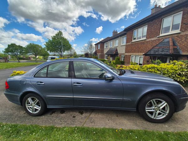 Mercedes-Benz E-Class Saloon, Petrol, 2007, Blue