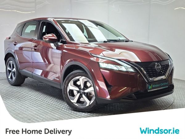 Nissan Qashqai MPV, Petrol, 2023, Red