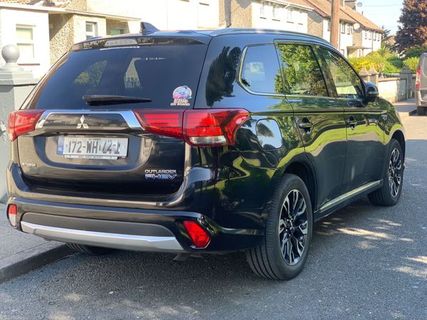 Mitsubishi Outlander SUV, Petrol Plug-in Hybrid, 2017, Black