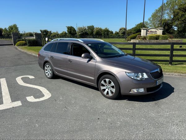 Skoda Superb Estate, Petrol, 2012, Purple