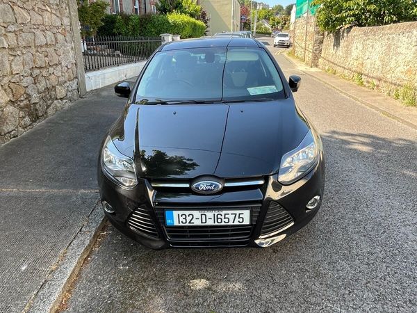 Ford Focus Hatchback, Petrol, 2013, Black