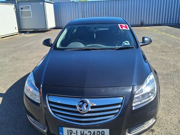 Vauxhall Insignia Hatchback, Diesel, 2012, Black