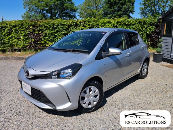 Toyota Yaris Hatchback, Petrol Hybrid, 2014, Silver