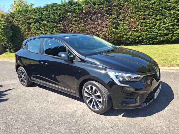 Renault Clio Hatchback, Petrol, 2022, Black