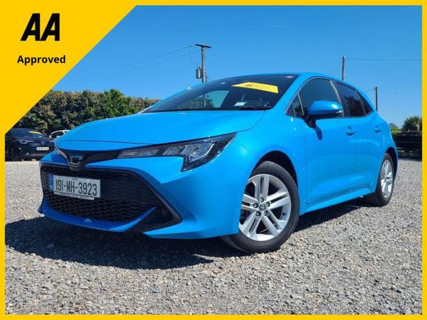 Toyota Corolla Hatchback, Petrol, 2019, Blue