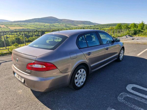 Skoda Superb Saloon, Diesel, 2013, Purple