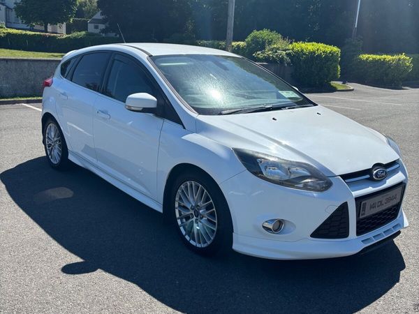 Ford Focus Hatchback, Diesel, 2014, White