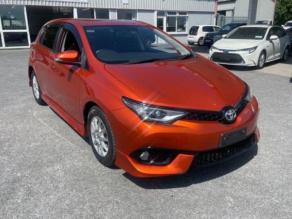 Toyota Auris Hatchback, Petrol, 2016, Orange