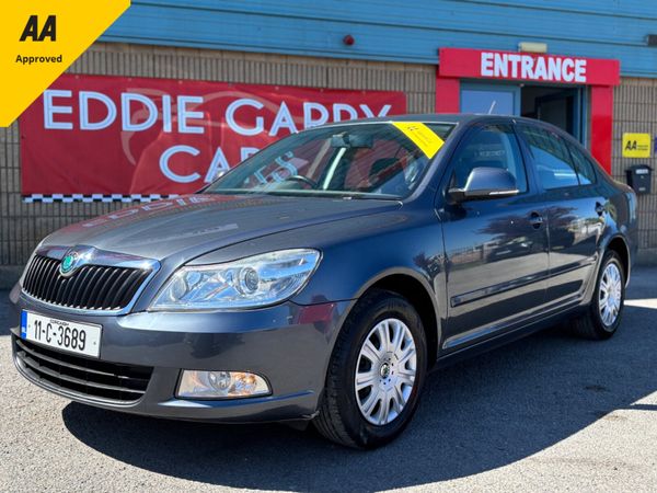 Skoda Octavia Hatchback, Petrol, 2011, Grey