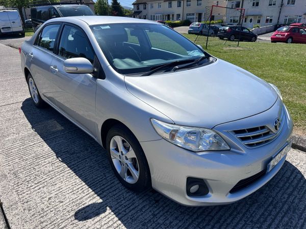 Toyota Corolla Saloon, Diesel, 2012, Silver