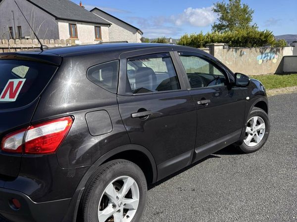 Nissan Qashqai Hatchback, Diesel, 2012, Black