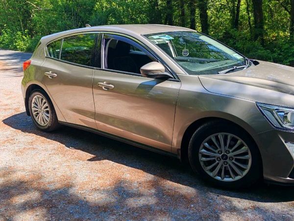 Ford Focus Hatchback, Diesel, 2019, Grey