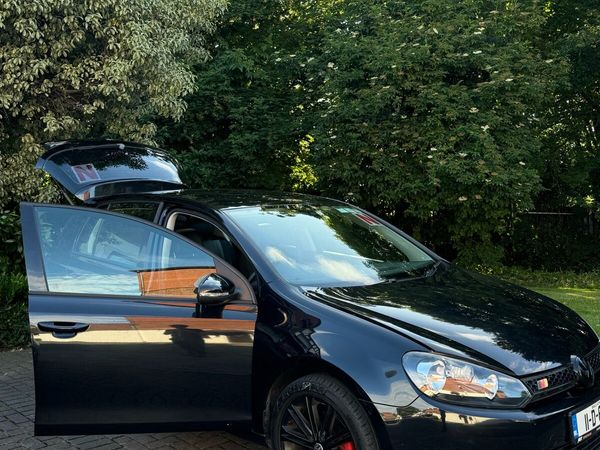 Volkswagen Golf Hatchback, Petrol, 2011, Black